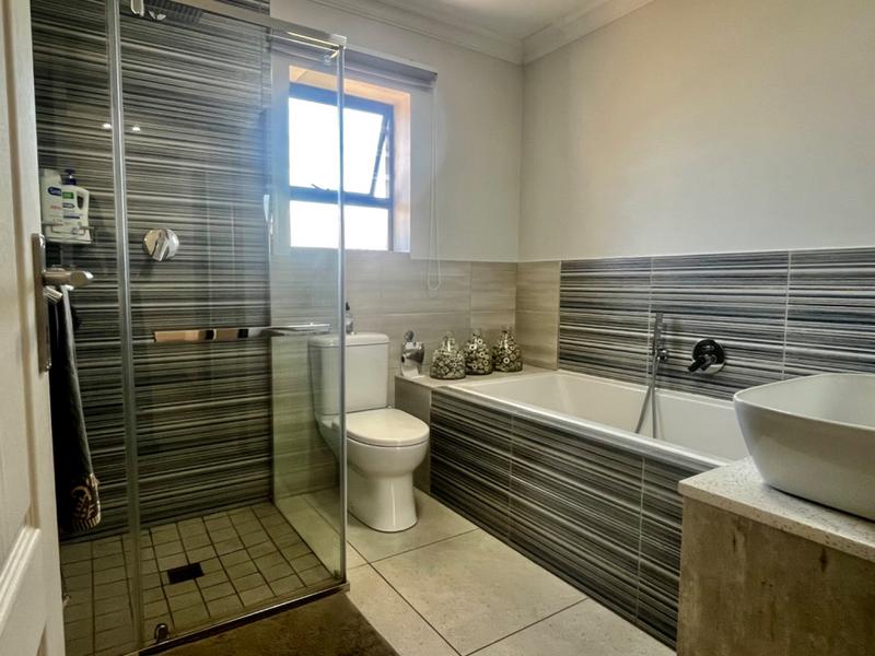 3 Bedroom Property for Sale in Fraaiuitsig Western Cape